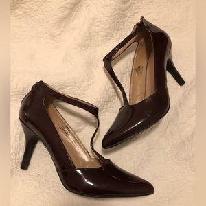 Greenwich Village ladies size 9 wine coloured heels